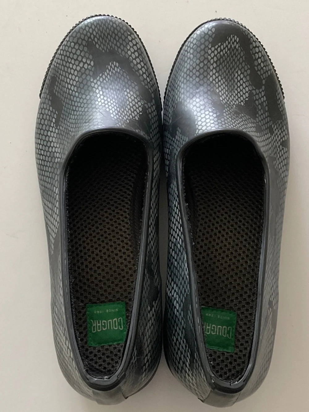 COUGAR Rain /Gardening Waterproof Loafers Grey Snake Print Size 9